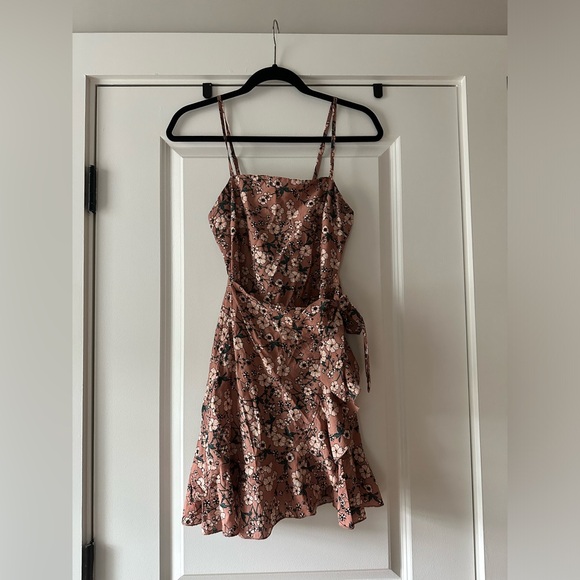 PRINCESS POLLY FLORAL WRAP DRESS - Picture 1 of 4